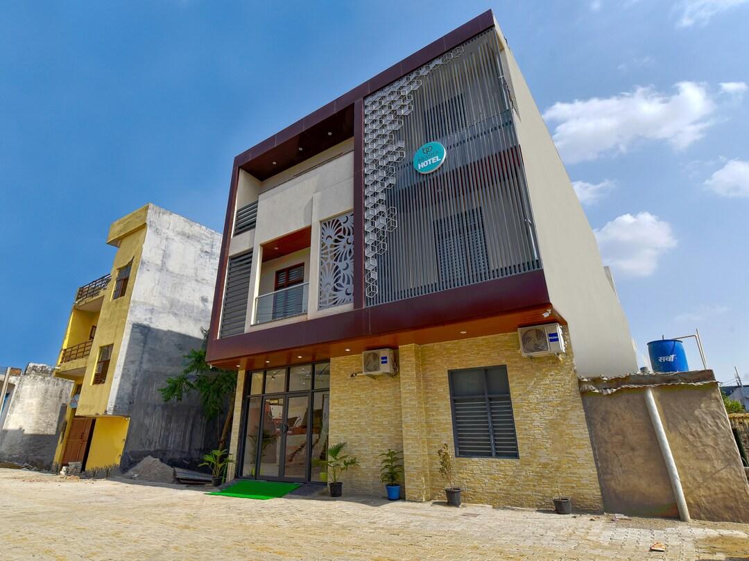 โฮเทล บิเลาส์ปูร์ ไพรด์