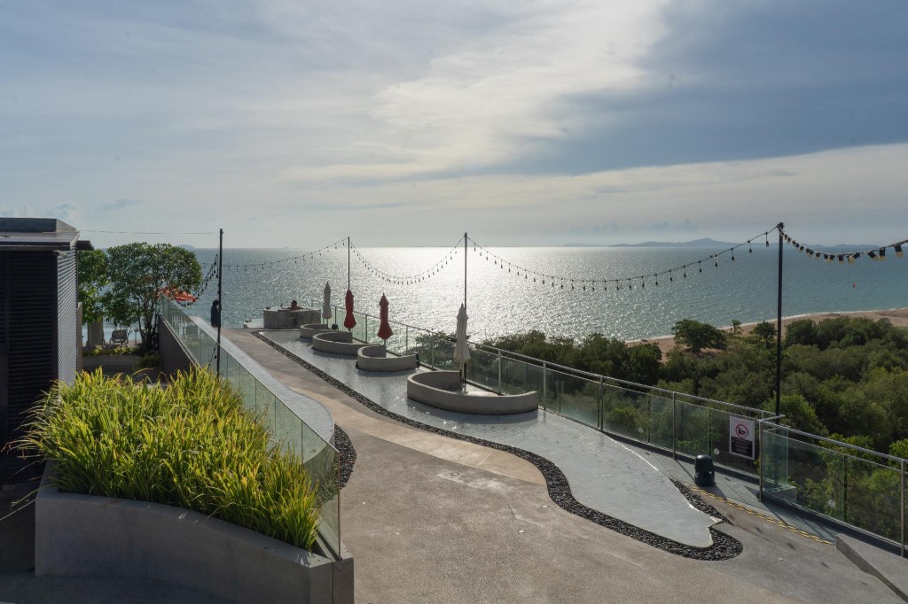 Bayphere Residence by Prop Hopper Bayphere Residence by Prop Hopper