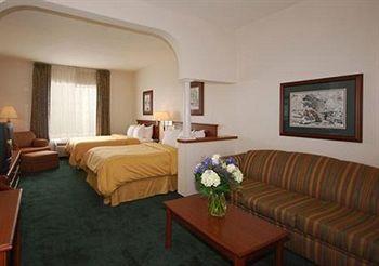 COMFORT SUITES SAINT CHARLES