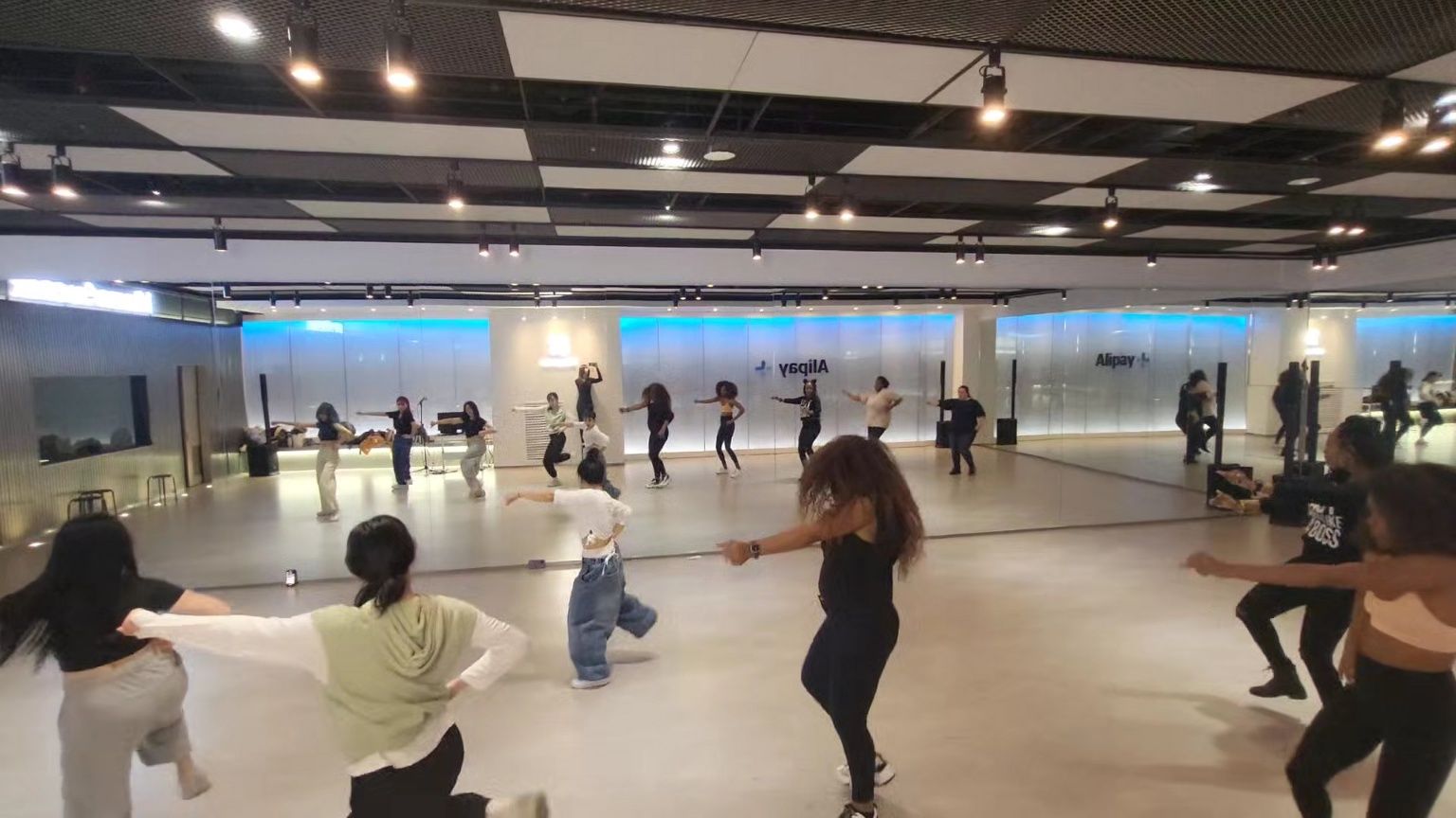 [KPOP] Ktown4u K-pop Dance + Vocal Training One Day Class + Video Shooting Experience