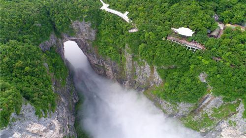 ทัวร์ 2 วัน อุทยานแห่งชาติจางเจียเจี้ย ถ้ำหลงหวง อุทยานแห่งชาติภูเขาเทียนเหมิน
