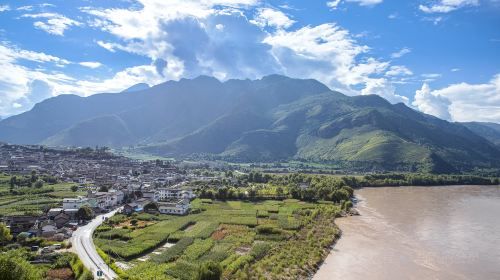 2-Day Lijiang & Shangri-la Private Tour: First Bend of The Yangtze River, Tiger Leaping Gorge