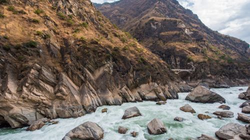 2-Day Lijiang Tiger Leaping Gorge Hiking Tour and drop off at Lijiang area