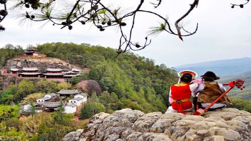 2-Days Private tour of Shibaoshan, Shaxi and Tiger Leaping Gorge from Dali