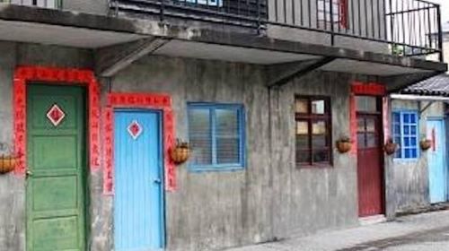 2-Hour Vegetarian Private Walking Tour - S.Y.S. Memorial Hall & 44 South Village