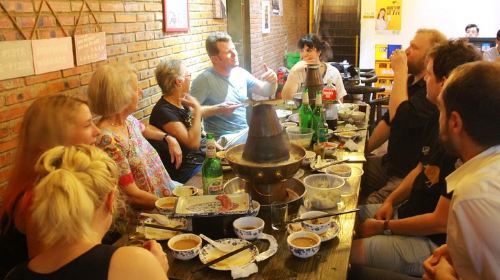 ทัวร์รับประทานอาหารค่ำที่ Old Beijing Hutong แบบส่วนตัว 3 ชั่วโมง