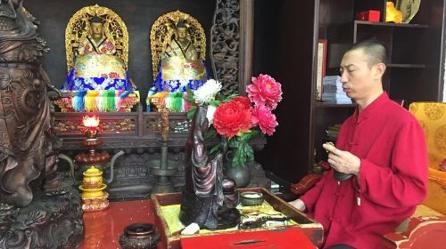 3-Hour Private Walking Tour including Monk Blessing Ceremony at Lama Temple