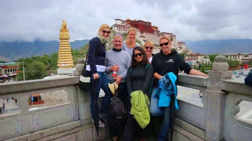 ทัวร์กลุ่มเล็ก 5 วันในลาซาและทะเลสาบ Yamdrok