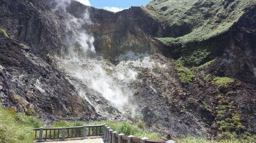 Beitou and Yangmingshan Day Tour from Taipei