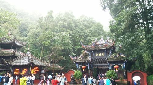 ทัวร์ส่วนตัวหนึ่งวันชมภูเขา Qingcheng และระบบชลประทาน Dujiangyan จากเฉิงตู