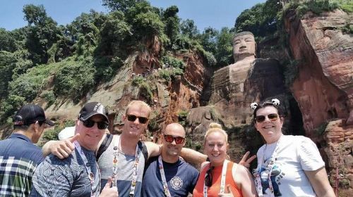Chengdu Private Tour with panda base,Leshan giant Buddha, and Lunch