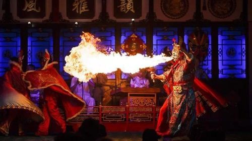 Experiencing Sichuan Opera in Chengdu - Mask changing Art
