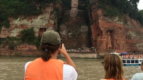 ทัวร์เต็มวันชมพระพุทธรูปองค์ใหญ่แห่งเล่อซานจากเฉิงตู