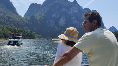 ล่องเรือแม่น้ำหลี่กุ้ยหลินเต็มวันพร้อมเรือ 3 ดาวและทัวร์ล่องเรือชมทะเลสาบสี่แห่ง