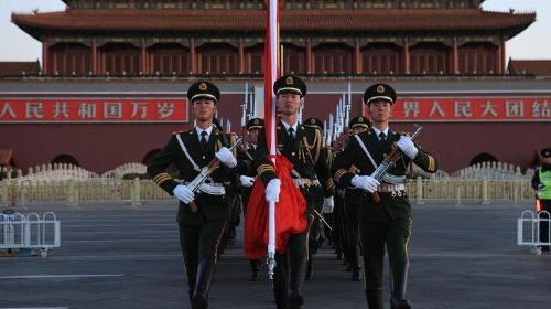 บริการรถส่วนตัวสำหรับวัดลามะ หูท่ง พระราชวังต้องห้าม และสวนจิงซาน