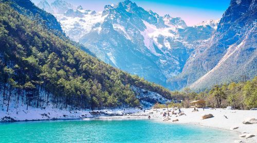 Lijiang Private Day Tour: Yulong (Jade Dragon) Mountain, Blue Moon Valley, Shuhe Ancient Town