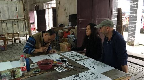 ตลาดท้องถิ่นและบทเรียนการทำพัดในหยางโชว
