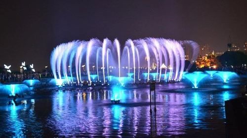 การแสดงน้ำพุดนตรีในจัตุรัสน้ำฤดูใบไม้ร่วงหนานชาง พร้อมอาหารค่ำพร้อมอาหารท้องถิ่น