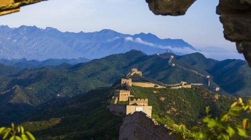 ทัวร์กลุ่มหนึ่งวันเดินป่ากำแพงเมืองจีน Jinshanling ในปักกิ่ง