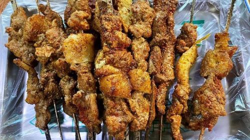 Pearl River Night Cruise with Xinjiang Cuisine Dining Experience in Guangzhou