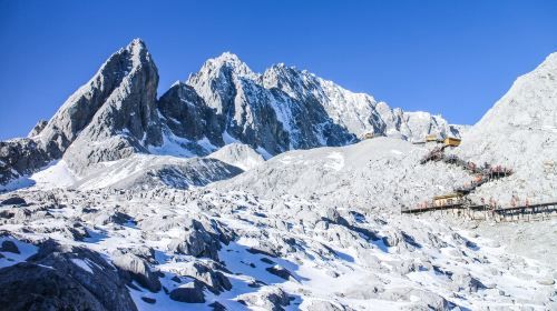 Private Day Tour Jade Dragon Snow Mountain and Baisha Village from Lijiang