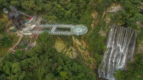 Private Day Tour to Gulong Canyon Glass Bridge from Guangzhou