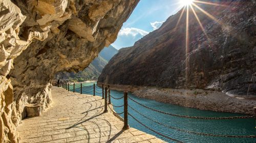 Private Lijiang Day Tour: Tiger Leaping Gorge, Black Dragon Pool