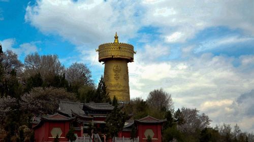 Private Shangri-La Tour: Dabaosi Monastery, Potatso National Park