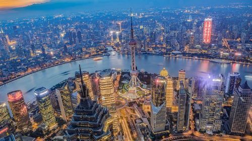 Private Tour of Shanghai Night View and Dinner in Oriental Pearl Tower