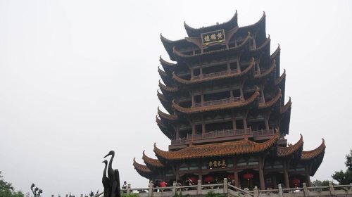 Private Wuhan Day Tour to Yellow Crane Tower, Guiyuan Temple and Hubei Provincial Museum