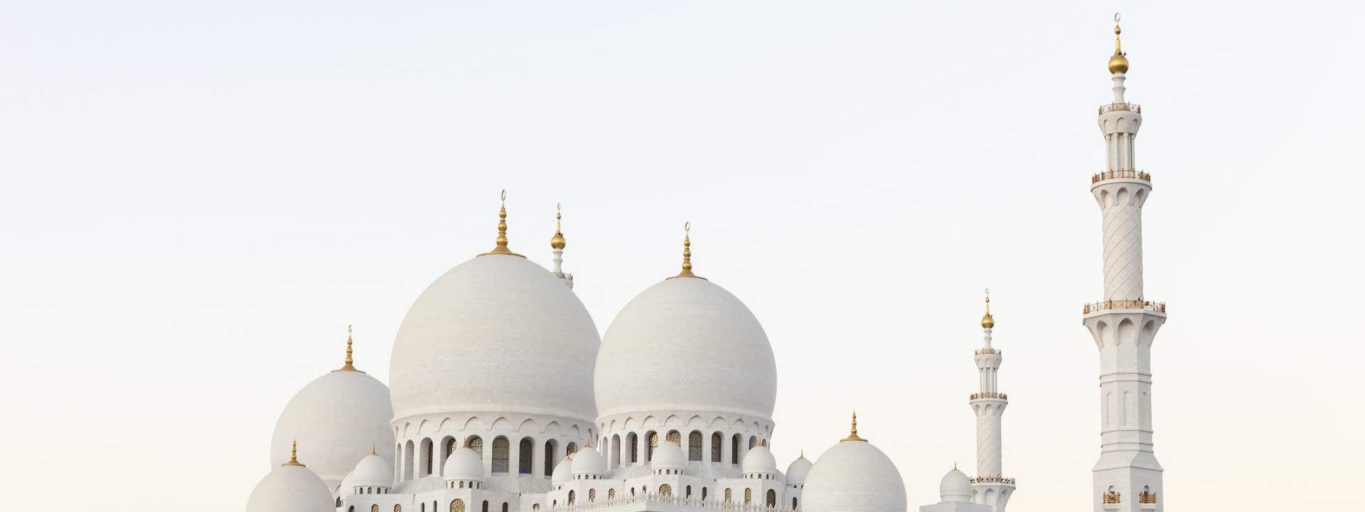 Abu Dhabi City Small Group Day Tour with Qasr Al Watan Admission from Dubai