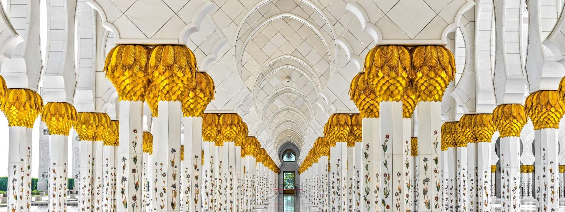 Abu Dhabi Small Group Tour & Etihad Towers Ticket from Dubai