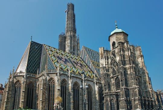 Scavenger hunt through Vienna old town with your phone
