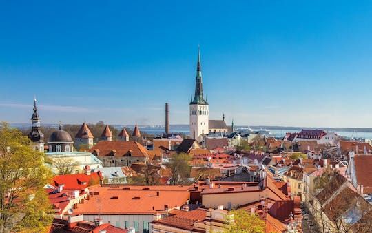 Scavenger hunt through Tallinn's old town with your phone