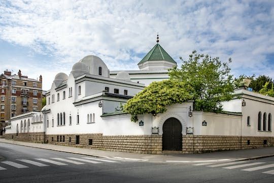 Bike tour of the hidden Paris