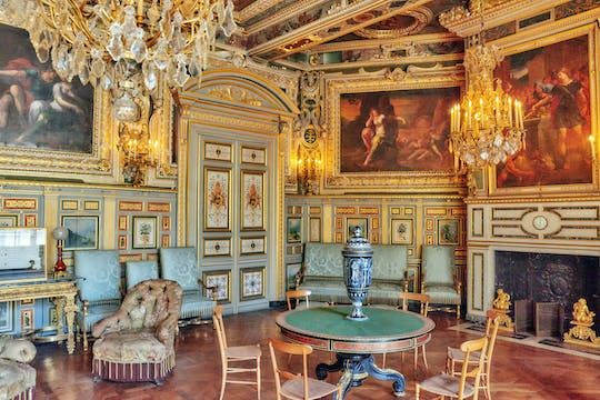 Fontainebleau and Vaux-Le-Vicomte Castle small-group day trip from Paris