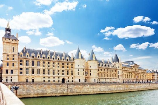 Priority tickets for the Sainte Chapelle and Conciergerie