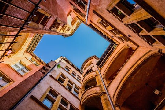 Private guided walking tour for 1 or 2 people of the Old Town of Lyon
