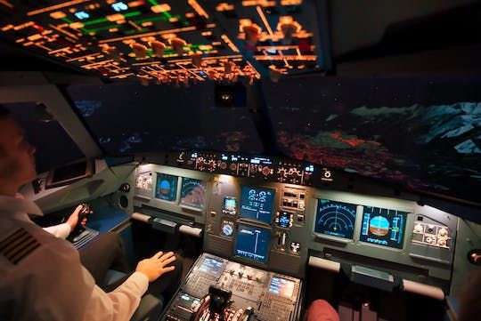 120-minute flight in Airbus A320 flight simulator in Berlin