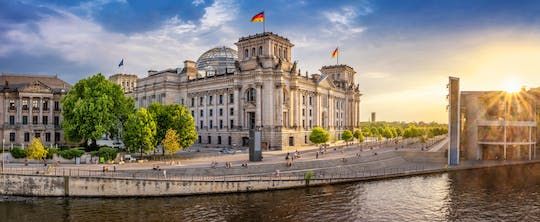 Berlin Reichstag tour in English with visit inside the building