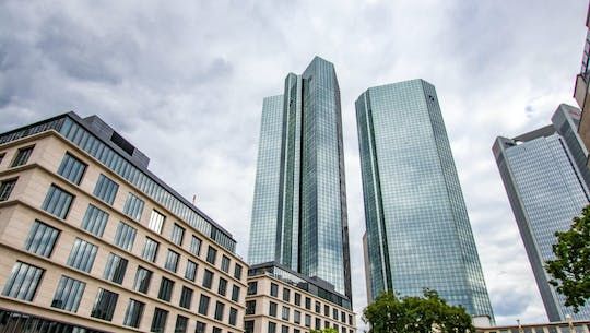 Discover privately Frankfurt in 1 hour with a local