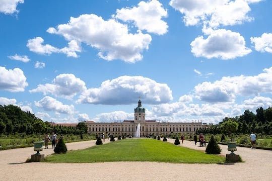 Guided bike tour through Berlin-Charlottenburg