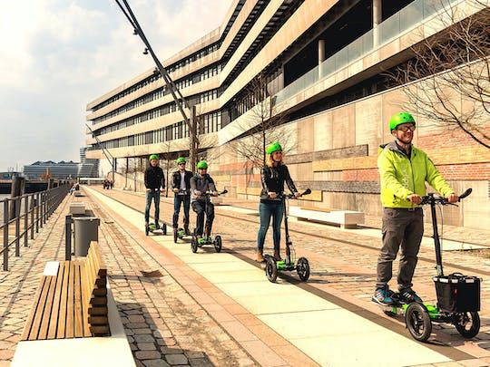 ทัวร์ HafenCity ที่เมืองฮัมบูร์ก 1 ชั่วโมงด้วยสกู๊ตเตอร์ไฟฟ้า Scuddy