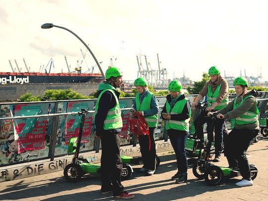 ทัวร์ 2 ชั่วโมงที่เมืองฮัมบูร์ก HafenCity พร้อมสกู๊ตเตอร์ไฟฟ้า Scuddy