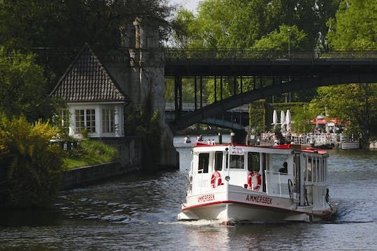 ตั๋ววันล่องเรือแบบ Hop-On Hop-Off Alster