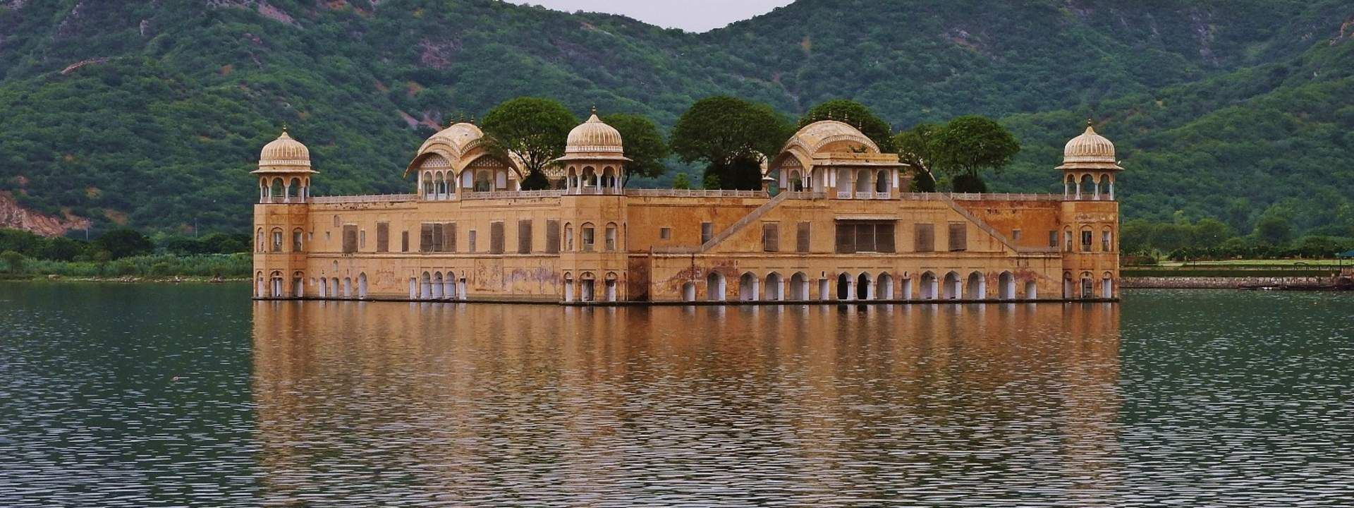 3D2N Golden Triangle Tour With 3 Star Accommodation From Delhi