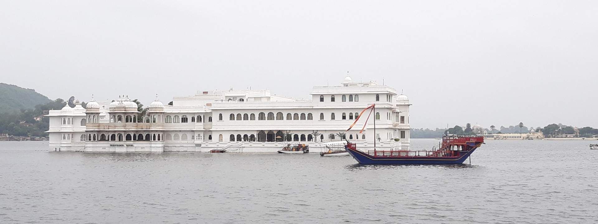 Ghat Walk And Boat Ride In Udaipur