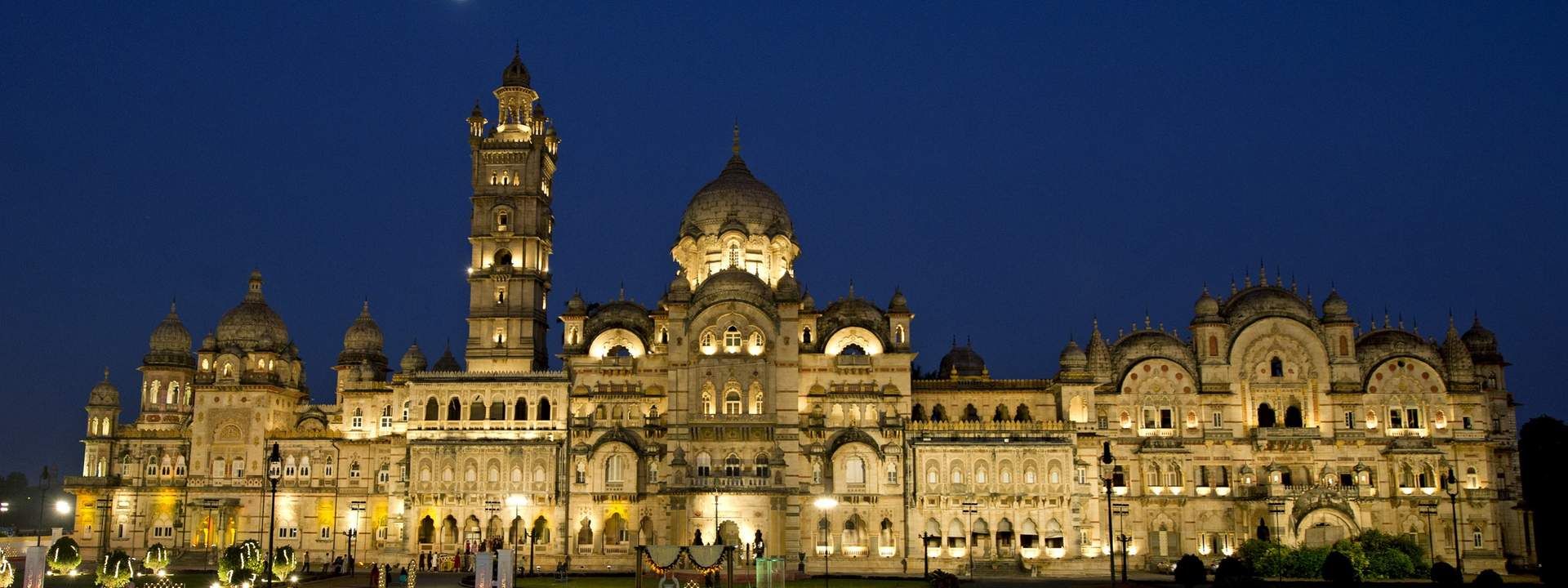 Laxmi Vilas Palace Tour in Vadodara from Ahmedabad