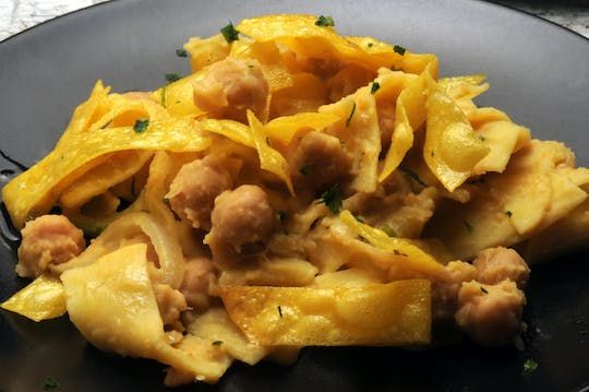 Cooking class and tasting at a Cesarina's home in Bari