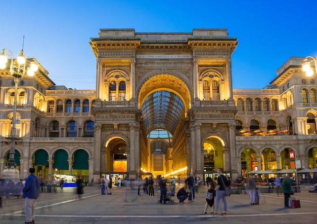 Milan highlights walking tour